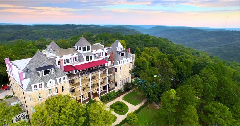 The 13 most haunted hotels in America 8