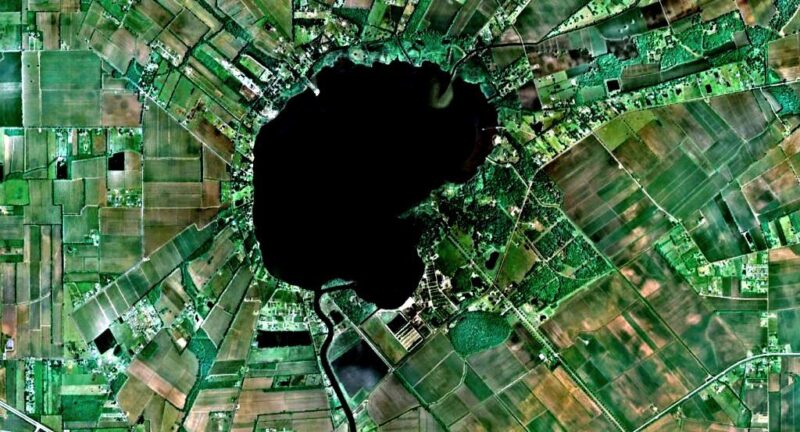 Lake Peigneur Disaster: Here's how the lake once vanished into a salt mine! 1