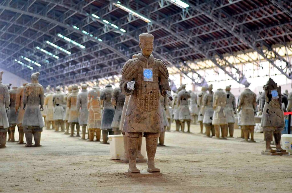 Awọn jagunjagun terracotta ti Emperor Qin - Ẹgbẹ ọmọ ogun fun igbesi aye lẹhin 7