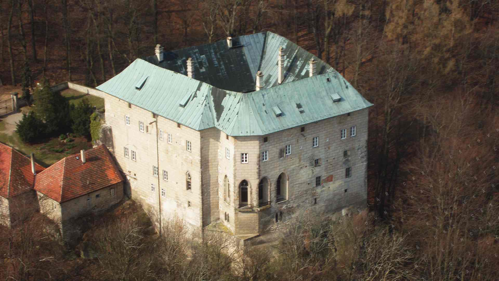 Houska Castle: The tale of "the gateway to hell" is not for the faint of heart! 1