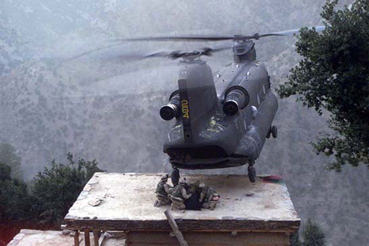 Helicopter rooftop evacuation in Afganistan by the badass pilot Larry Murphy 2