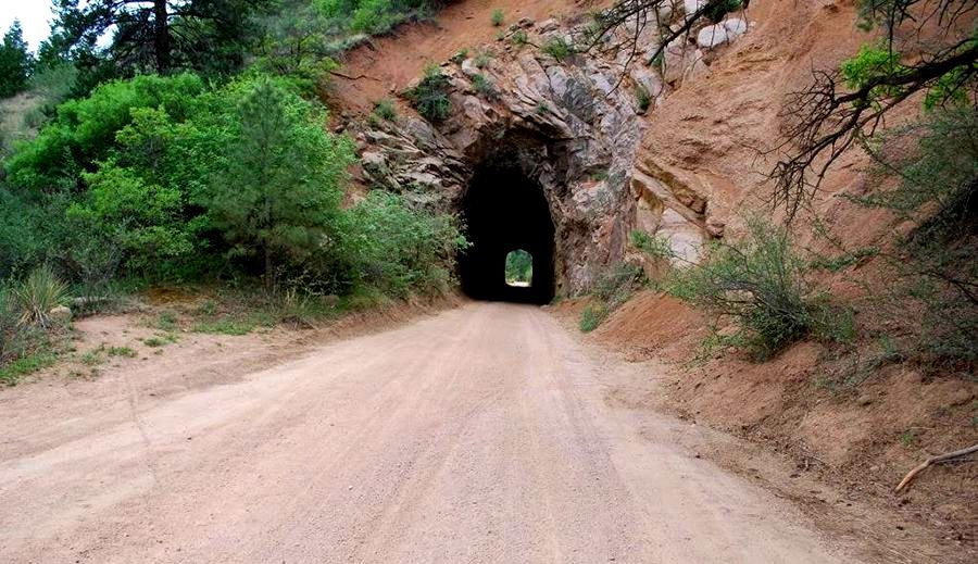 21 läskigaste tunnlar i världen 11
