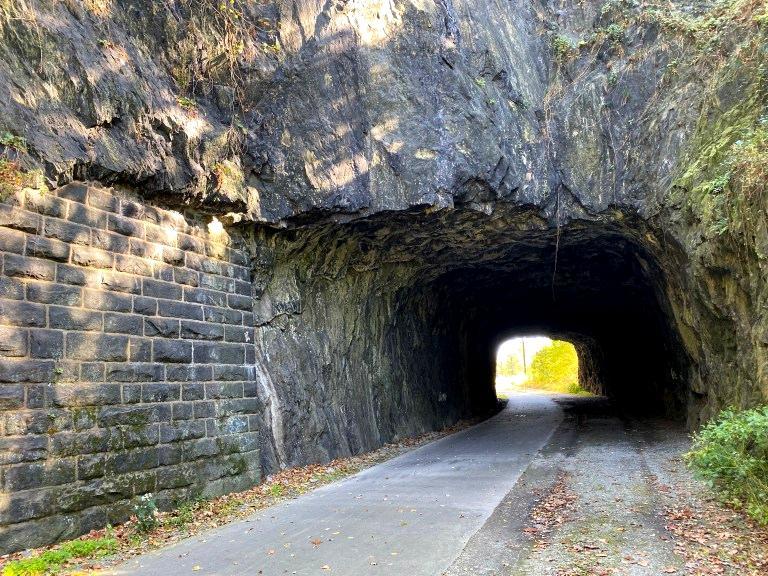21 най-страшни тунела в света 7