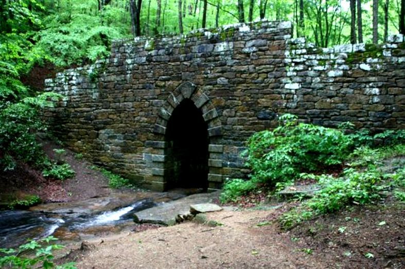 America's 13 most haunted places 7