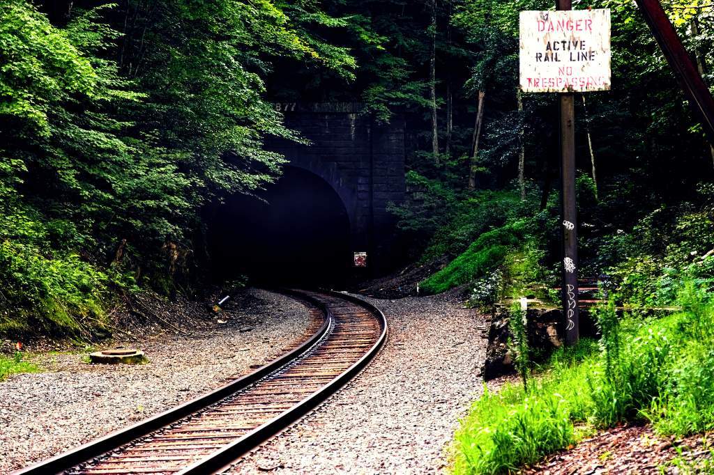 21 läskigaste tunnlar i världen 13