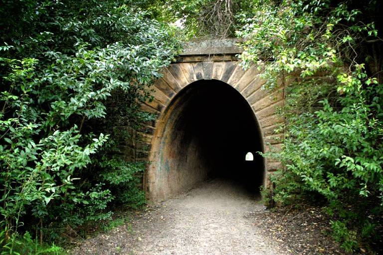 세계에서 가장 무서운 터널 21개 20