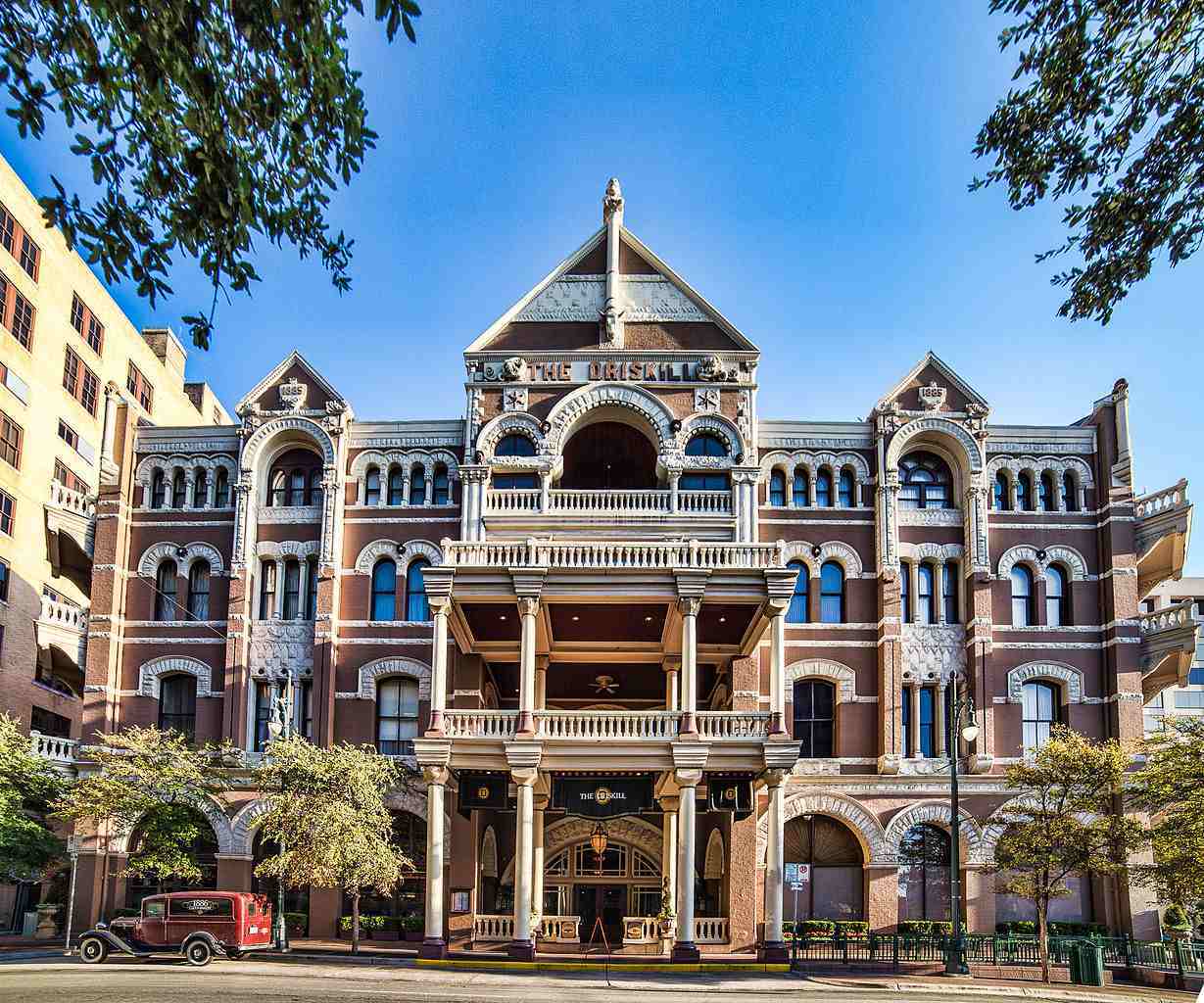 The 13 most haunted hotels in America 16