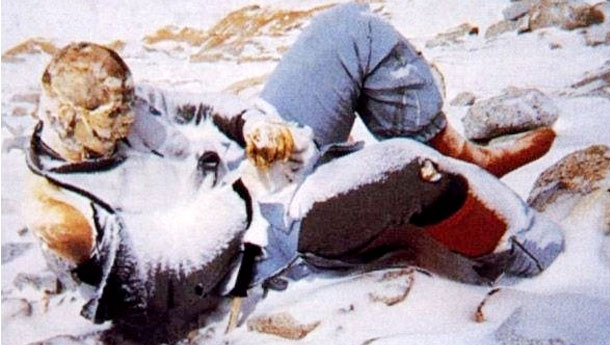Hannelore Schmatz, déi éischt Fra déi um Everest stierft an d'Läiche um Mount Everest 2