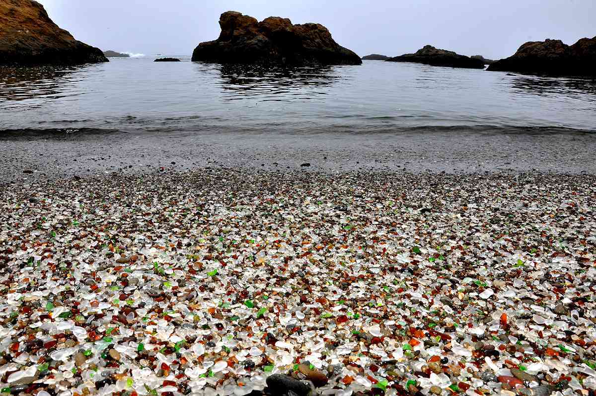 Стеклянный пляж Форт-Брэгг Калифорния