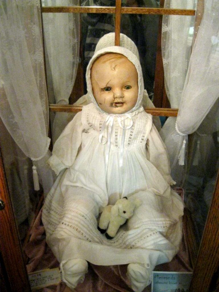 Лялька Мэндзі, Англія