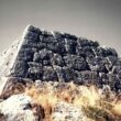 Pyramids O Kariki onamata: Ko te Moni Hellinikon Pyramid He Mea Tahi Atu i a Giza?