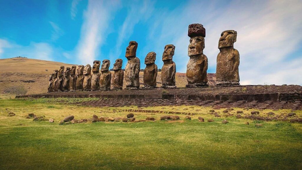 Rapanui Society continued after the deforestation of Easter Island 2