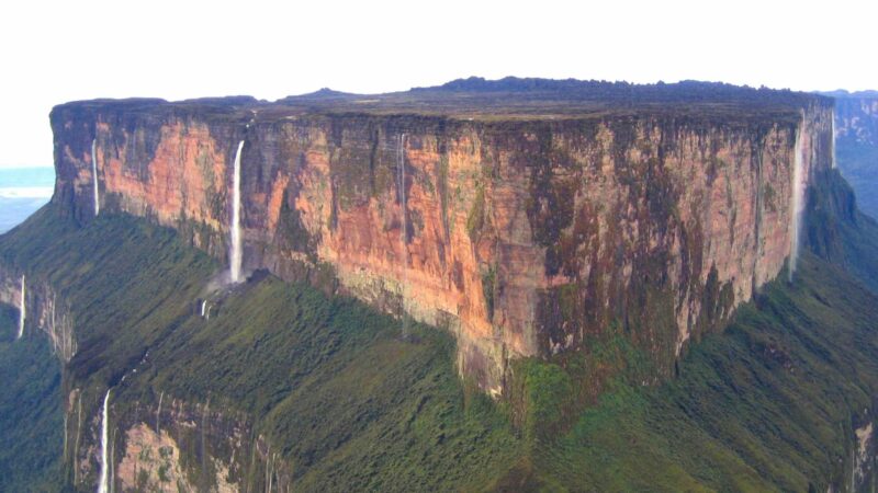 Roraima 산의 신비: 인공 절단의 증거? 1