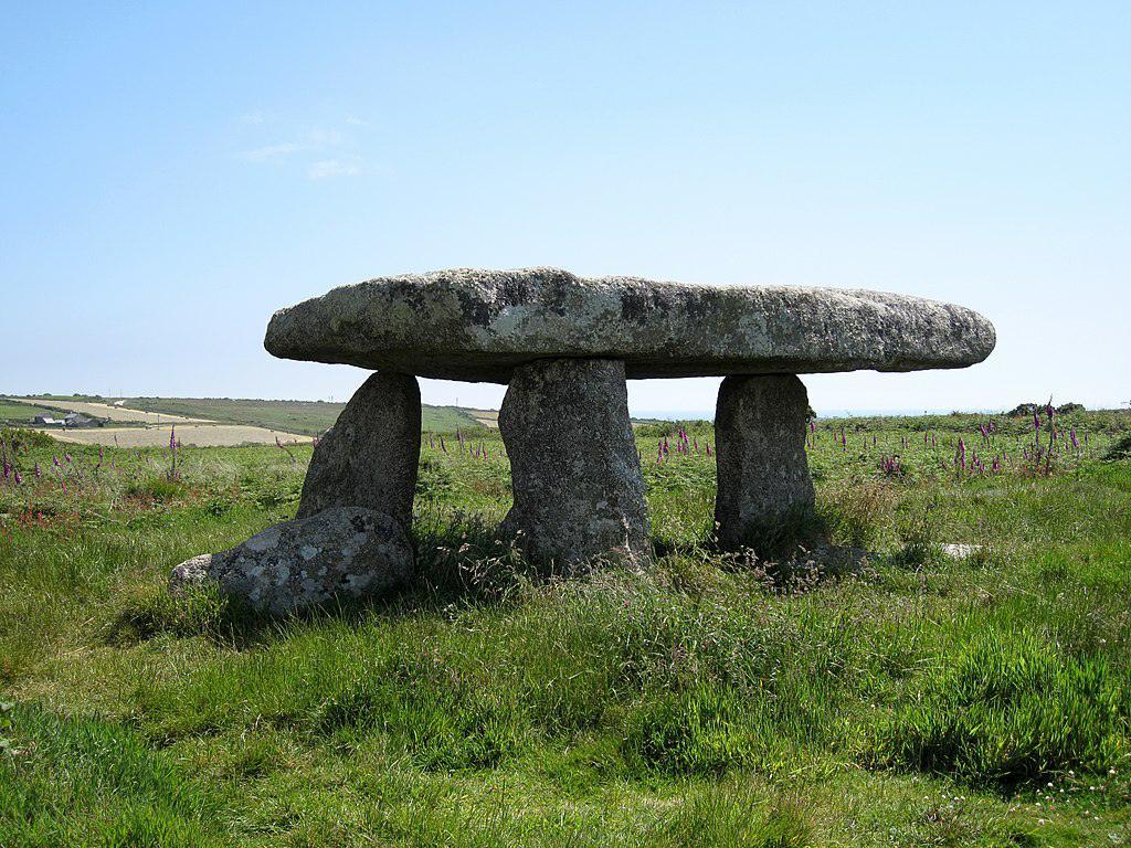 영국 콘월에 있는 신석기 시대의 약 5500년 된 고인돌, Lanyon Quoit