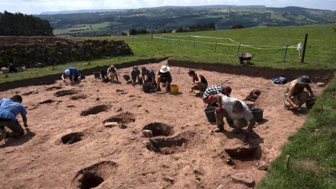 Archeologové objevili původ známého pomníku z doby kamenné 2