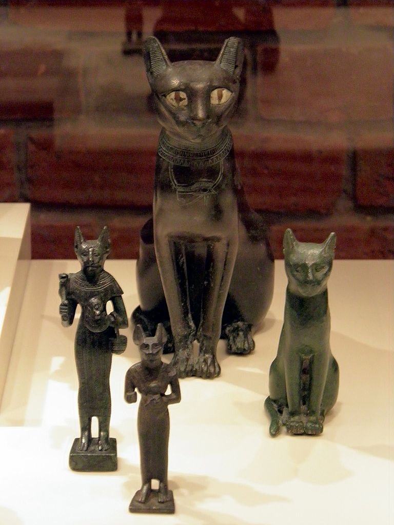 Zakaj so bile mačke v starem Egiptu svete? 2