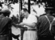 قربانی آزمایش سیفلیس توسکگی خونش توسط دکتر جان چارلز کاتلر گرفته شده است. ج 1953 © اعتبار تصویر: Wikimedia Commons
