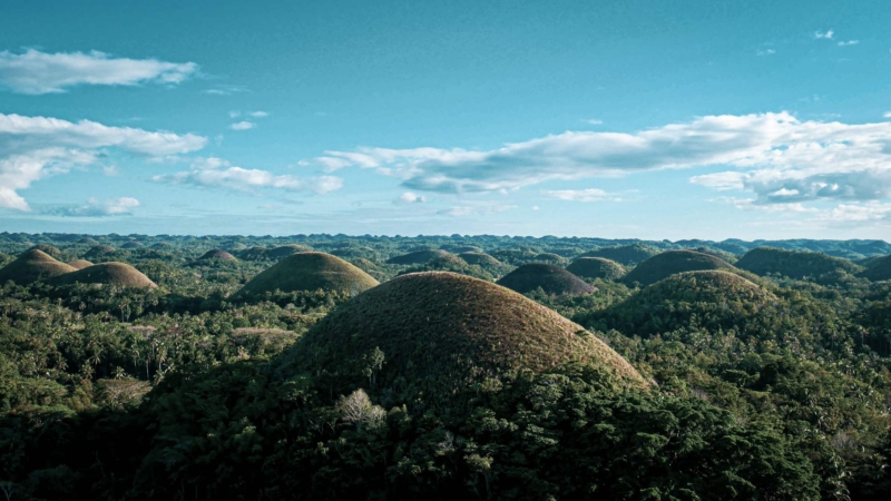 Apakah raksasa purba bertanggung jawab untuk mendirikan Bukit Cokelat di Filipina? 1