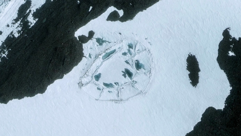 A huge oval structure found in Antarctica: History must be rewritten! 1