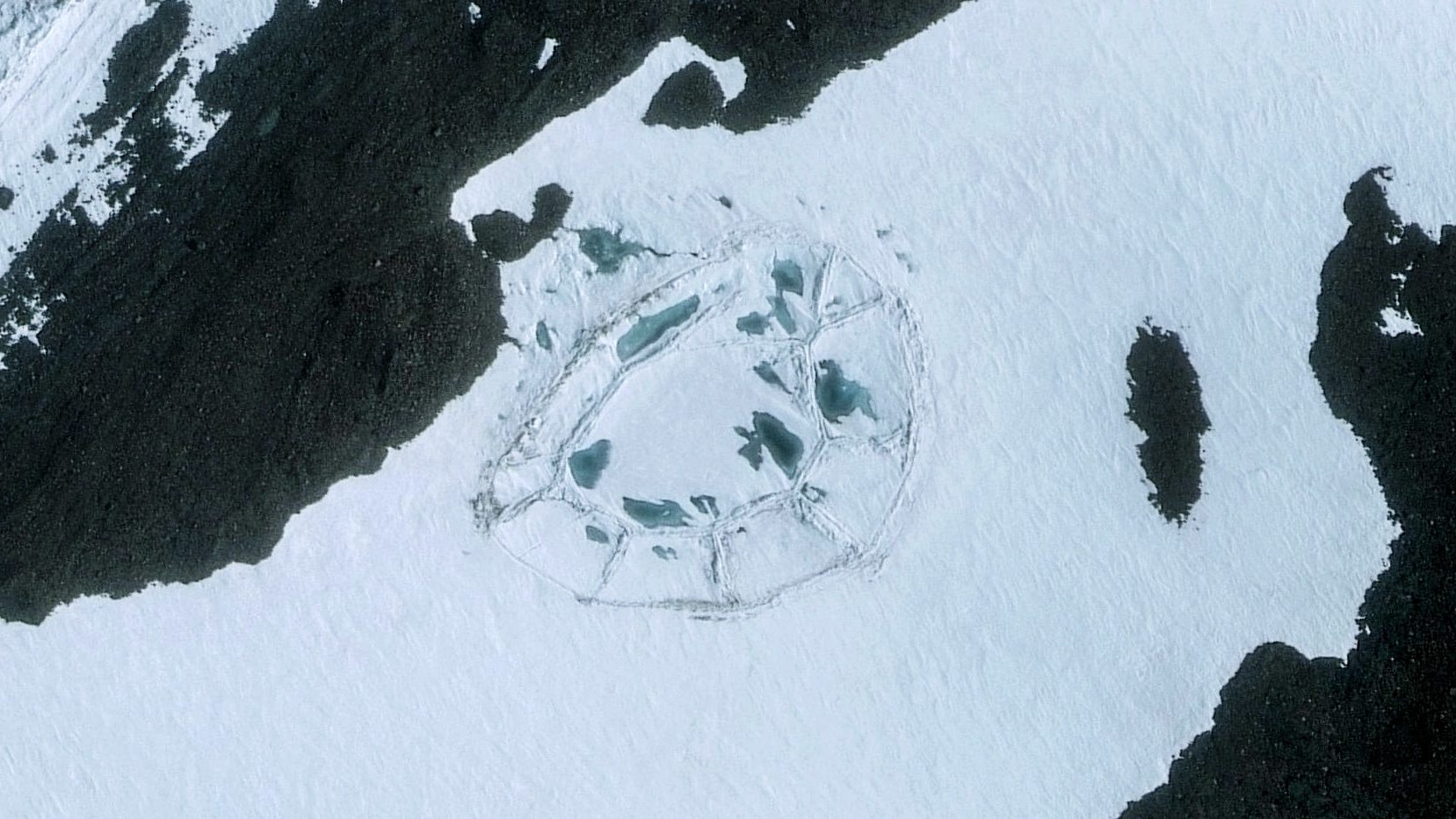 یک سازه بیضی شکل بزرگ در قطب جنوب پیدا شد: تاریخ باید بازنویسی شود! 3