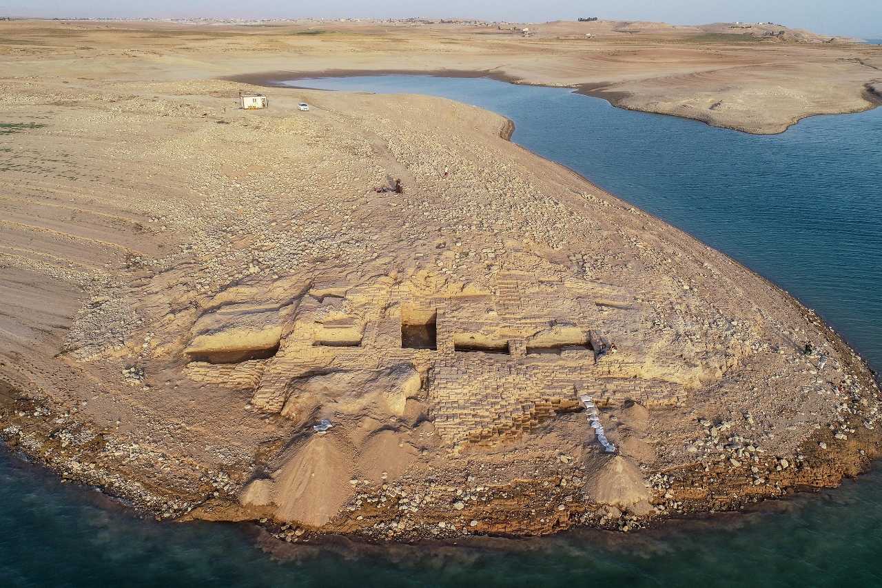 قصر 3,400 ساله از تمدنی مرموز که در اثر خشکسالی آشکار شد 2