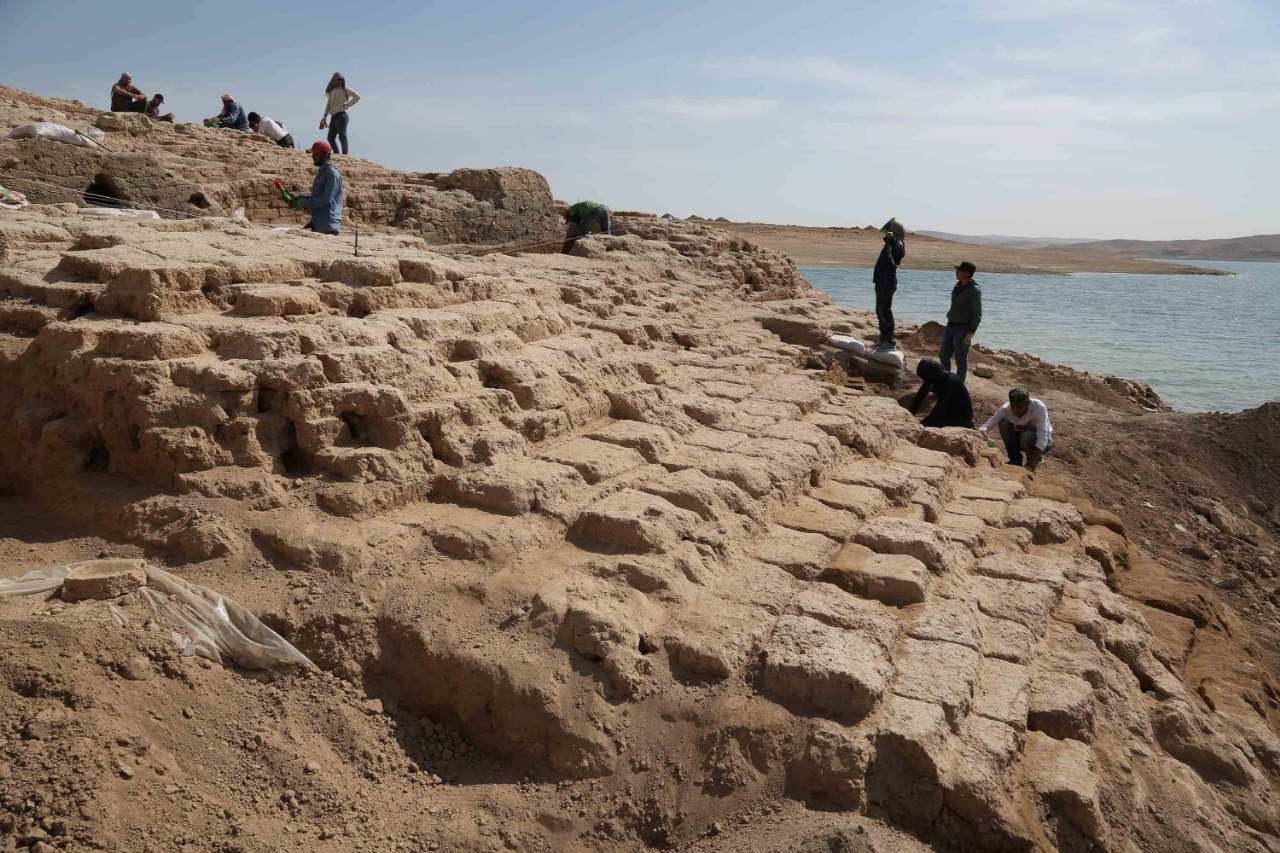 قصر 3,400 ساله از تمدنی مرموز که در اثر خشکسالی آشکار شد 3