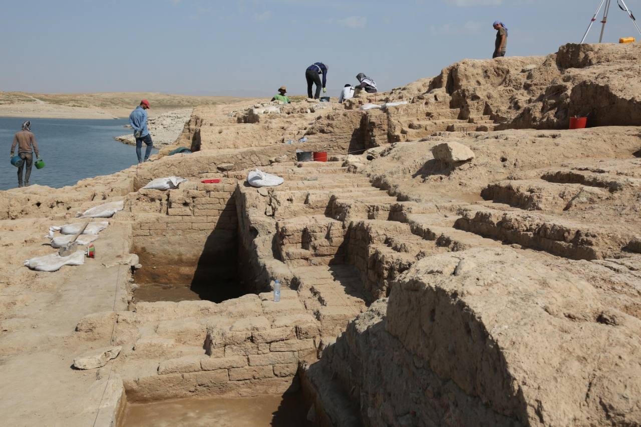 Palais vieux de 3,400 4 ans d'une mystérieuse civilisation révélée par la sécheresse XNUMX