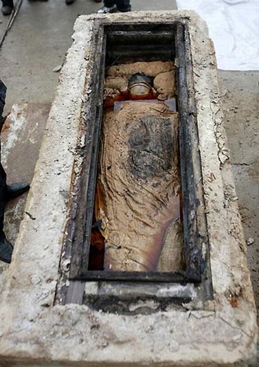 The accidental mummy: The discovery of an impeccably preserved woman from the Ming Dynasty 3