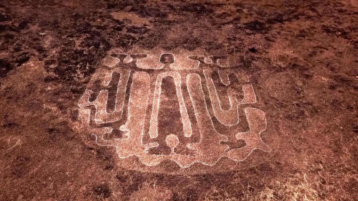 Konkan มหาราษฏระ Petroglyphs