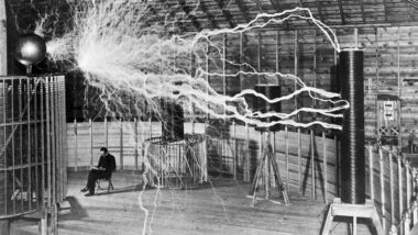Nikola Tesla a seng onfräiwëlleg Erfahrung mat der véierter Dimensioun 4