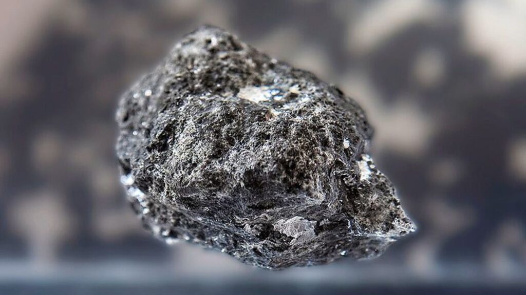 Batu berusia 4 miliar tahun dari Bumi ditemukan di Bulan: Apa kata ahli teori? 4