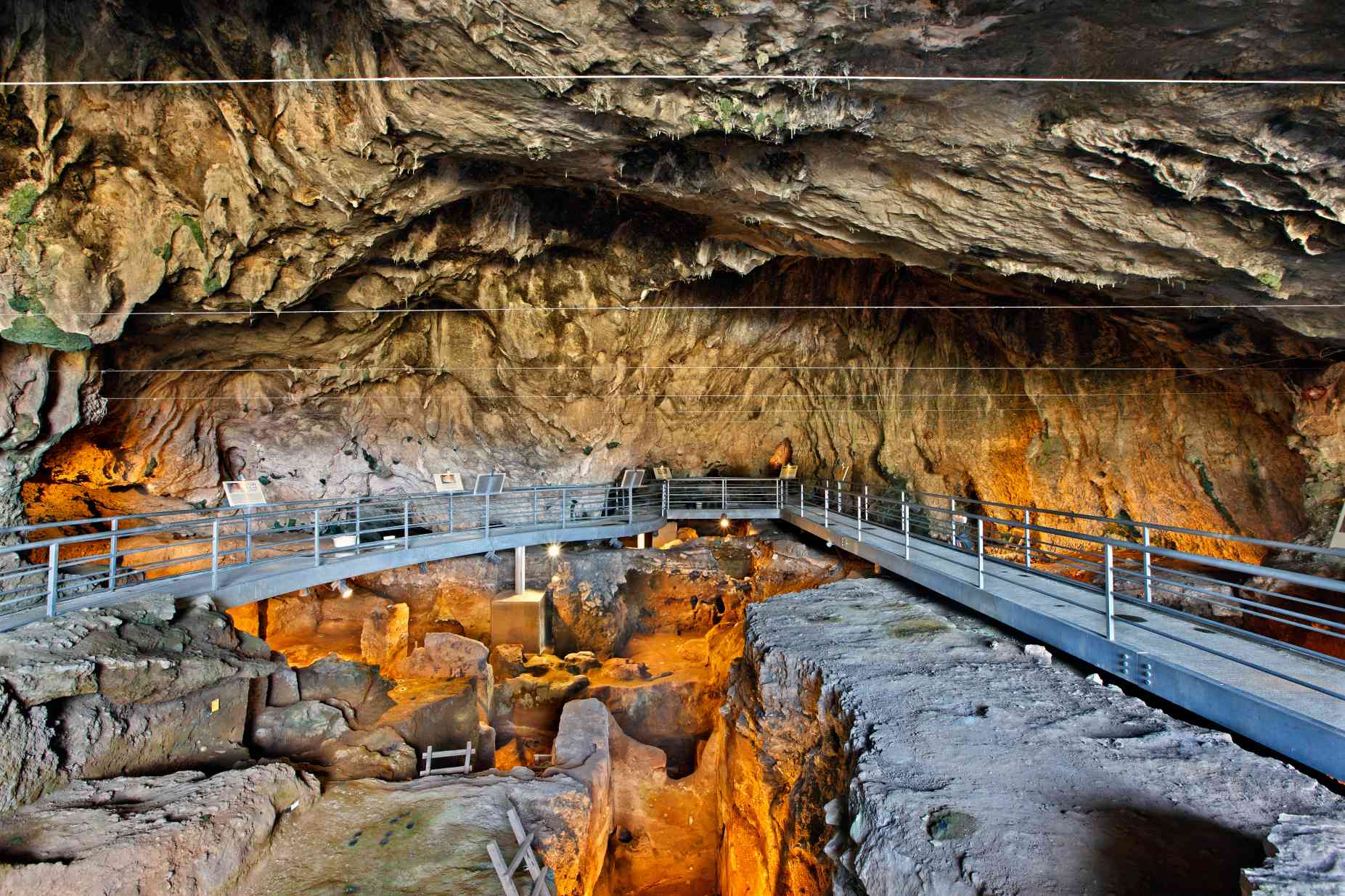 Theopetra غار