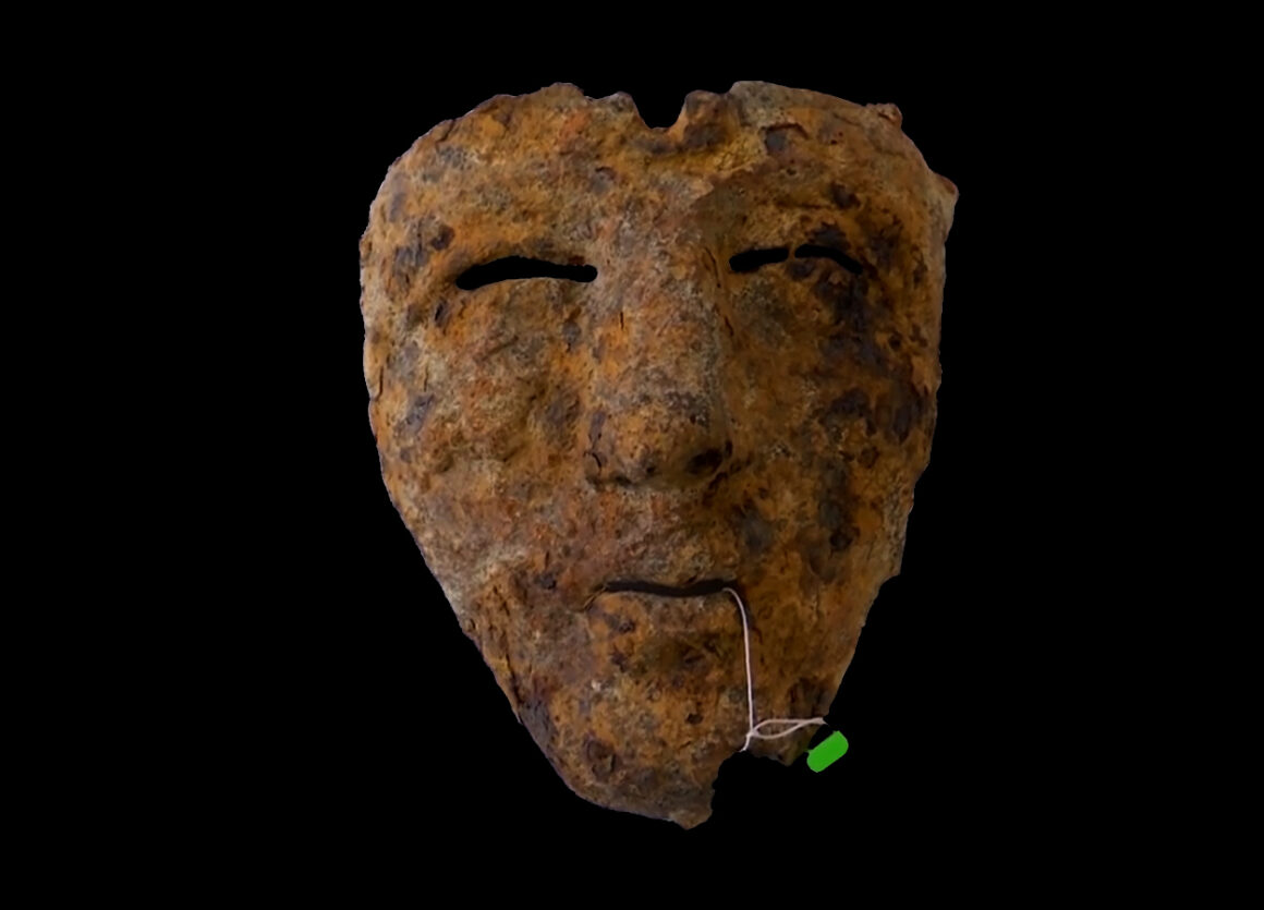 Maschera da parata di cavalleria romana estremamente rara scoperta in Romania