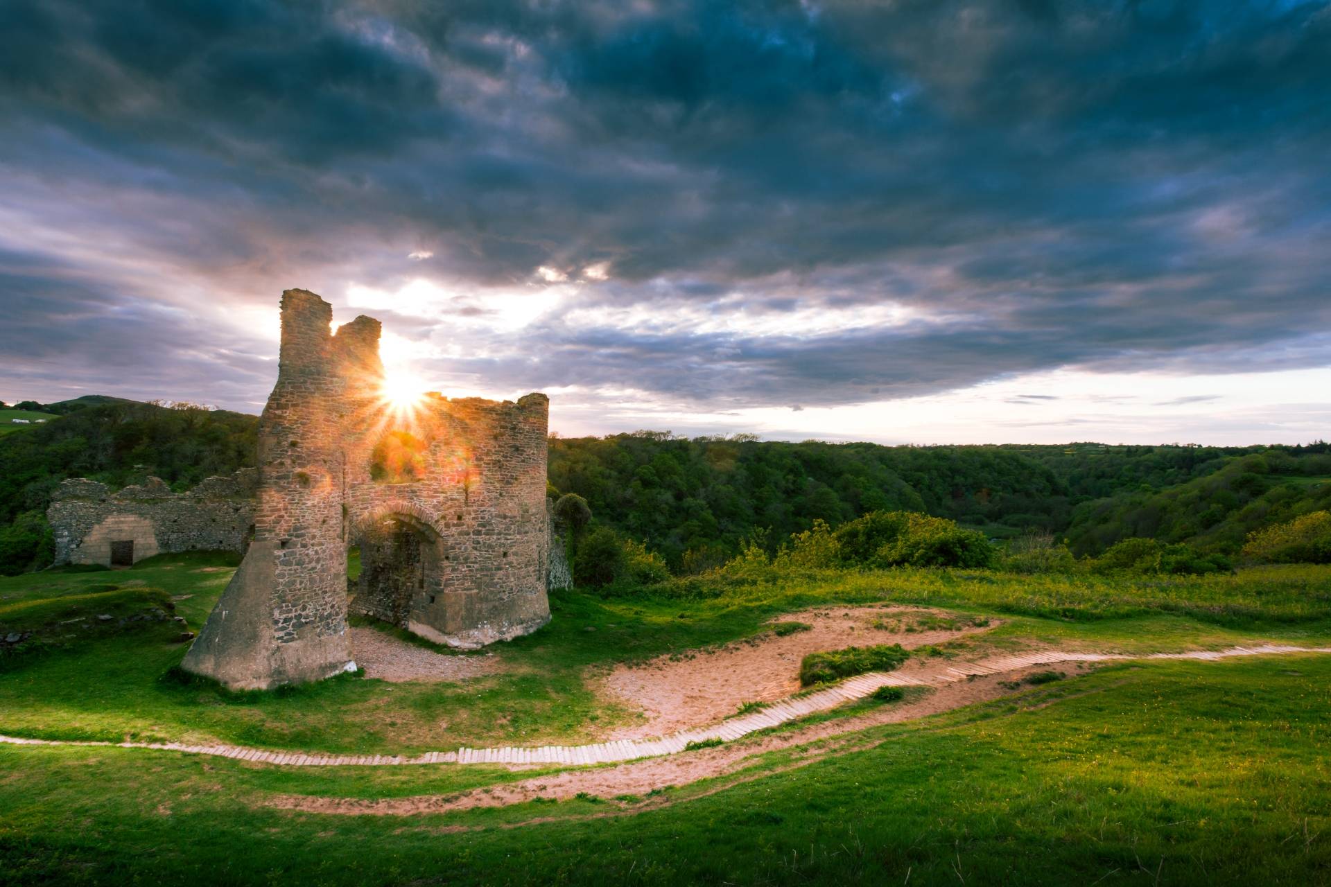Das auf mysteriöse Weise verlassene Pennard Castle und der Fluch der Feen 2
