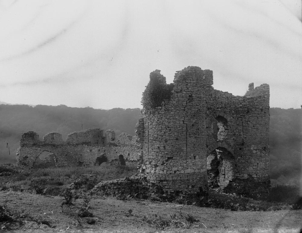 Das auf mysteriöse Weise verlassene Pennard Castle und der Fluch der Feen 3