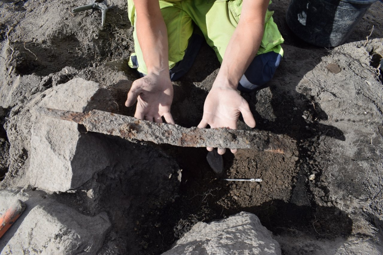 Mysterious Viking swords at 1,200-year-old burial site unearthed 2
