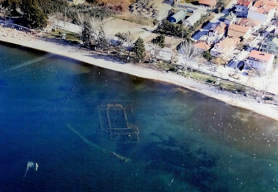 A 1,500-year-old basilica re-emerged due to withdrawal of waters from Lake Iznik 1