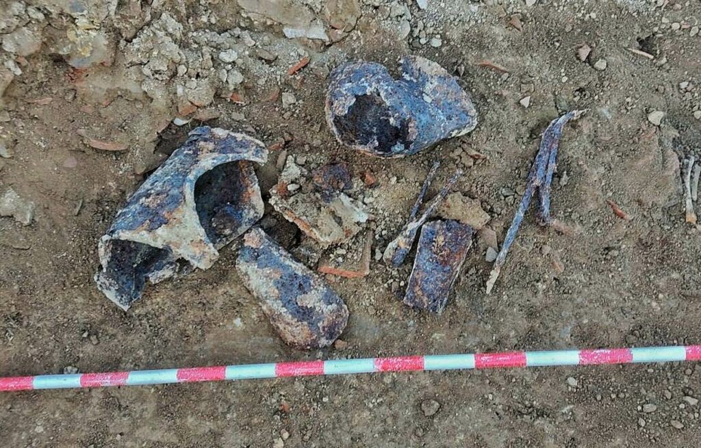 Full suit of armor discovered in Spanish castle excavation 6