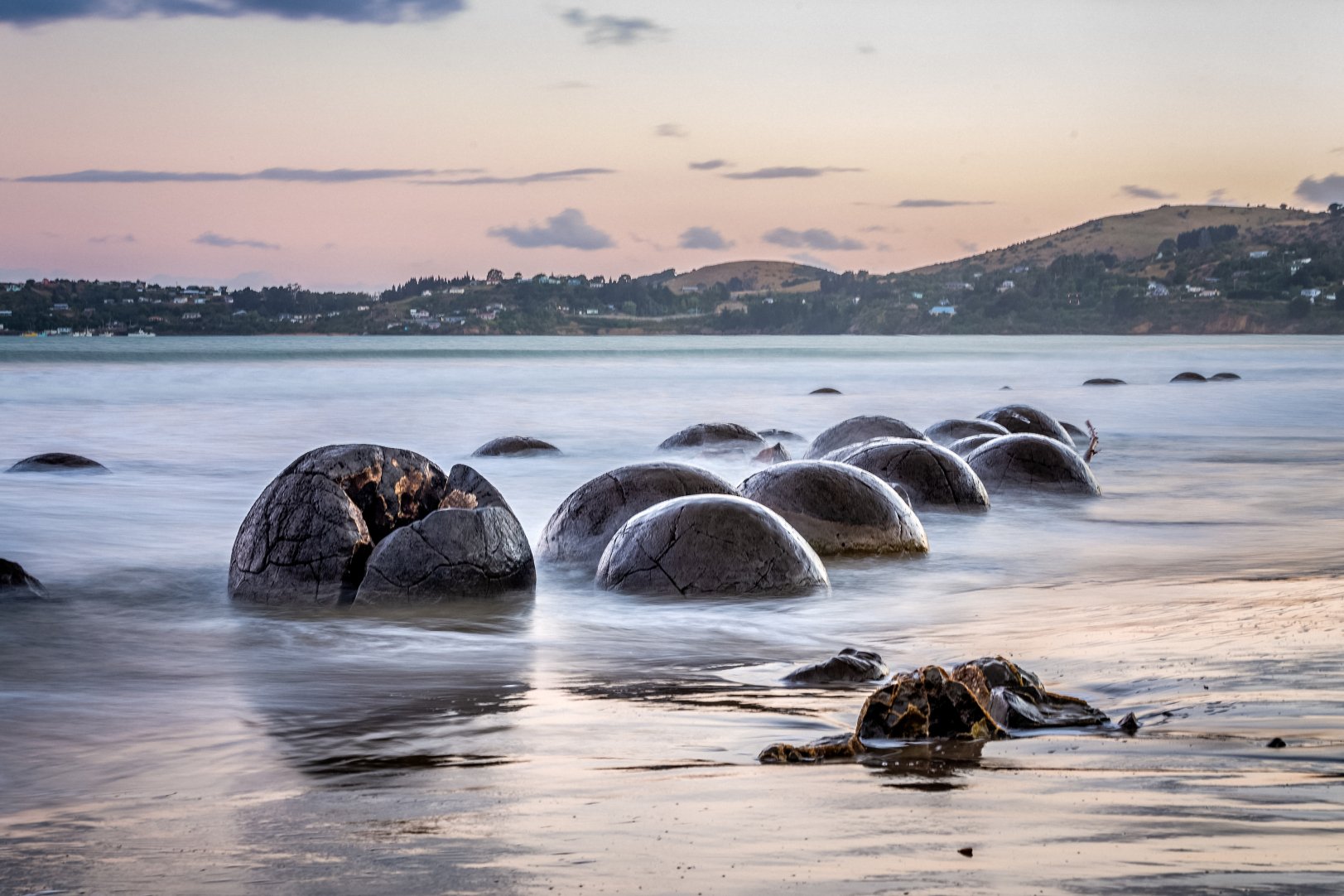 Moeraki Stone Spheres: Maravillas enigmáticas en la playa de Koekohe, Nueva Zelanda 1