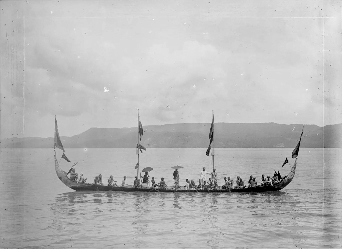 Moluccan boats from Indonesia identified in Australian rock art 3