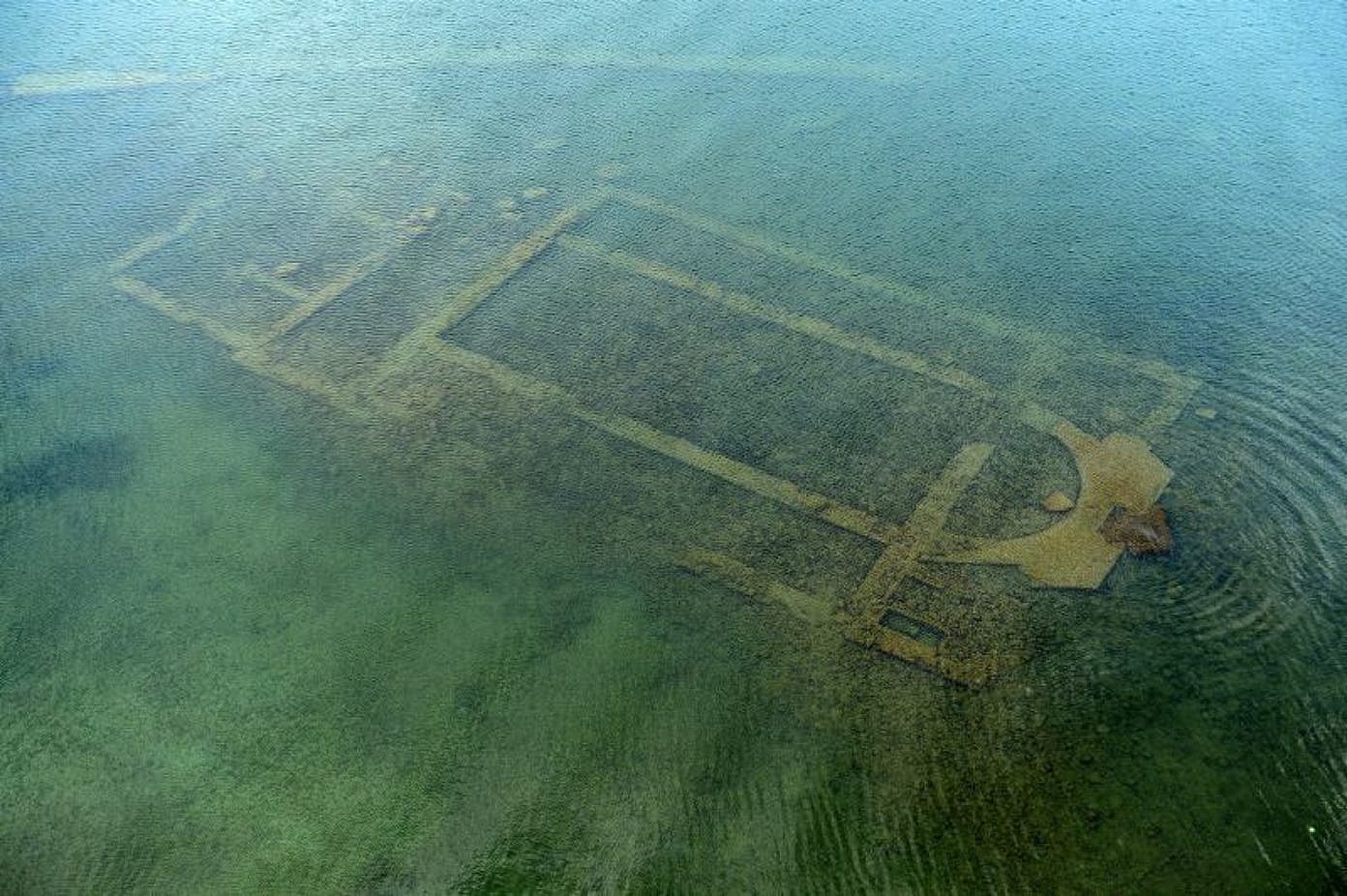 A 1,500-year-old basilica re-emerged due to withdrawal of waters from Lake Iznik 2