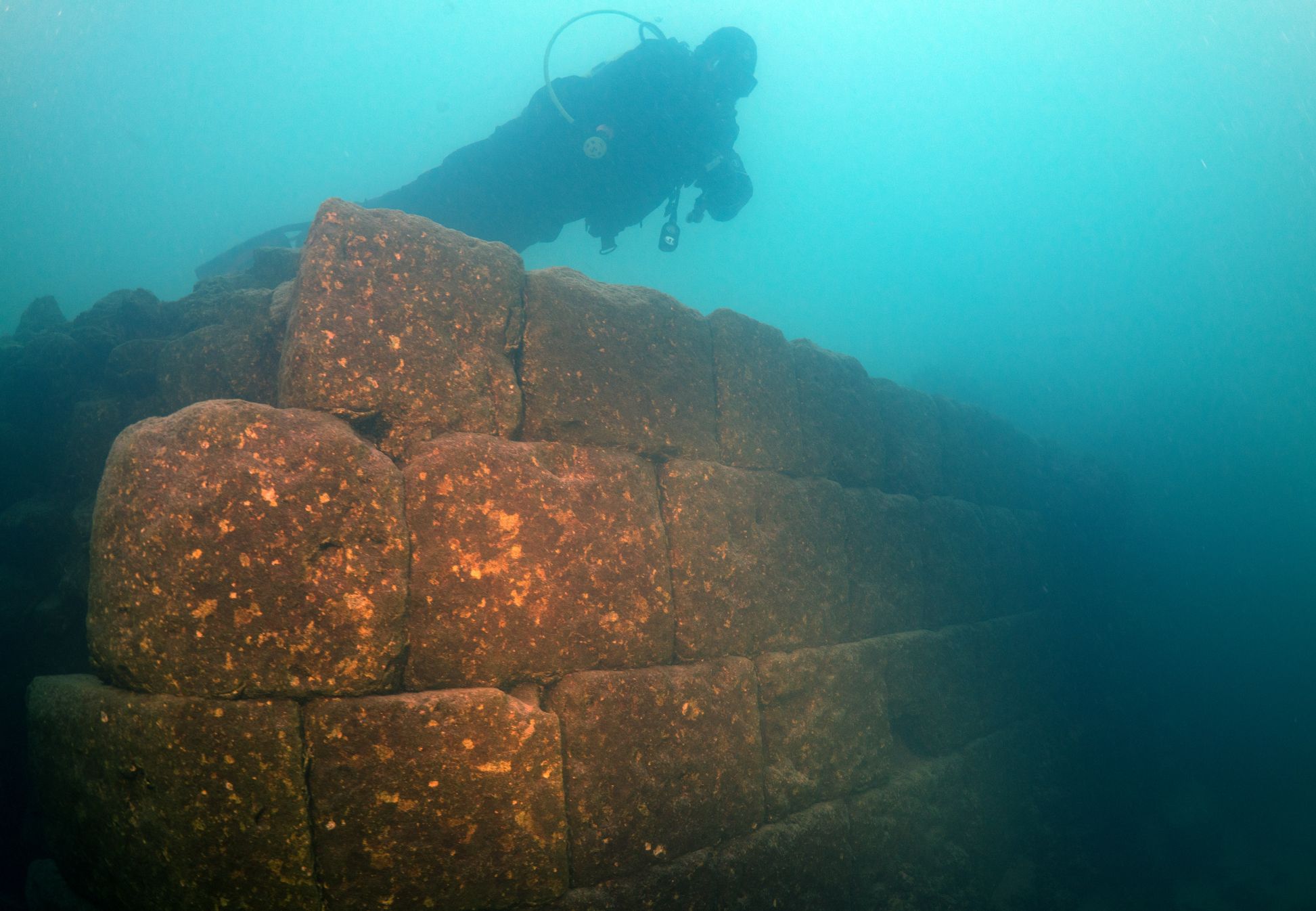 Mysterious 3,000-year-old underwater Urartu castle discovered 1