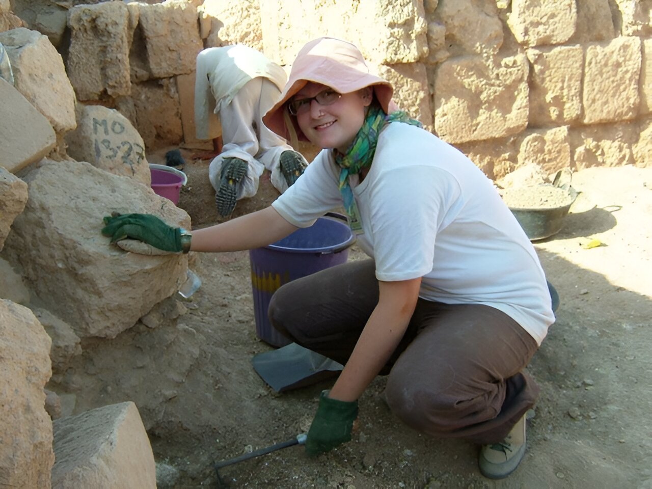 La Dra. Sophie Lund Rasmussen en el lugar de la excavación.